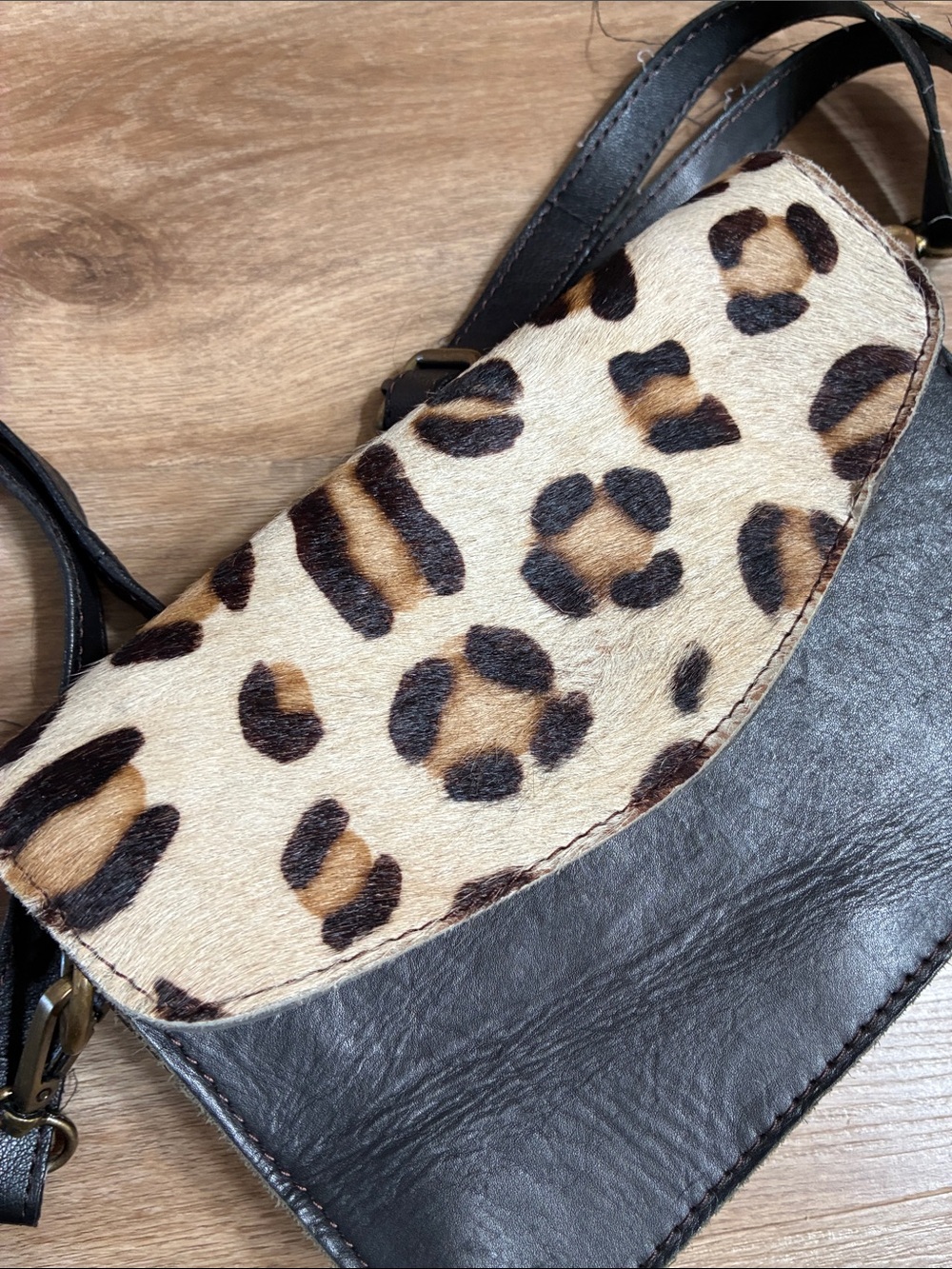 CARPE DIEM LONDON Bought on VACATION Leather Crossbody with Leopard-Print Flap - Picture 5 of 16